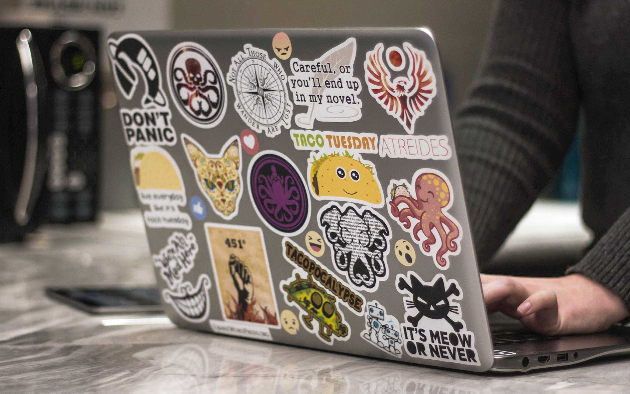 photo of sticker on back of laptop